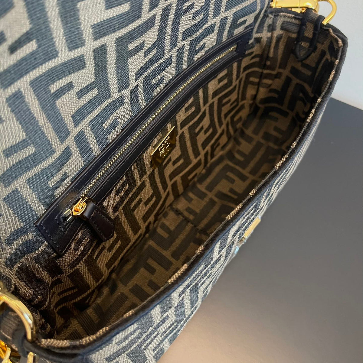 Jacquard Single-Shoulder Crossbody Bag (with Wide Printed Strap)