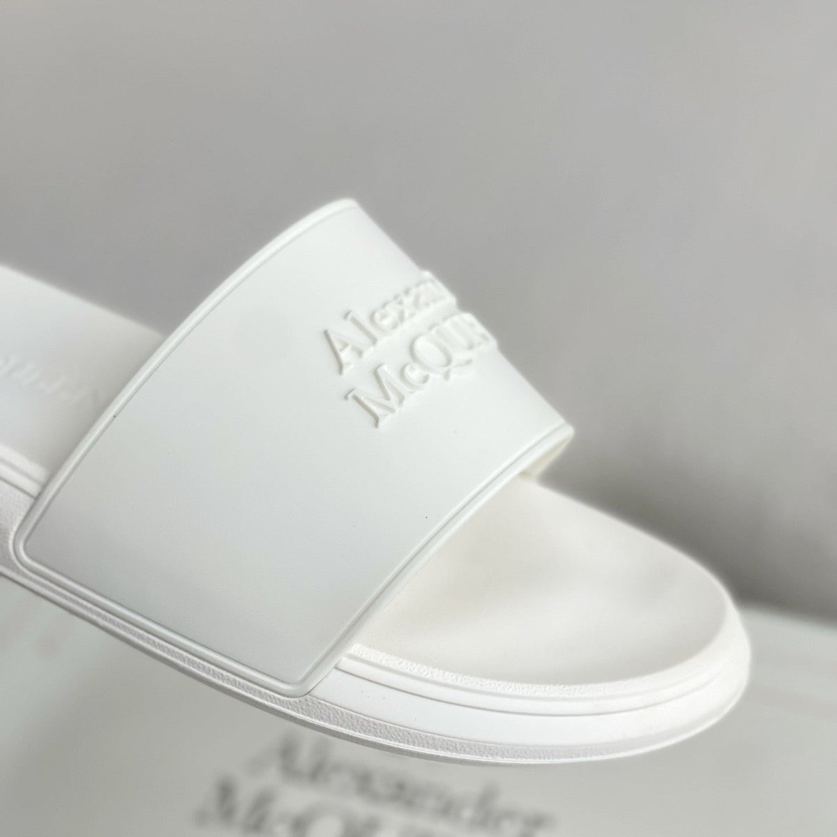 Unisex White Casual Letter-Print Slides