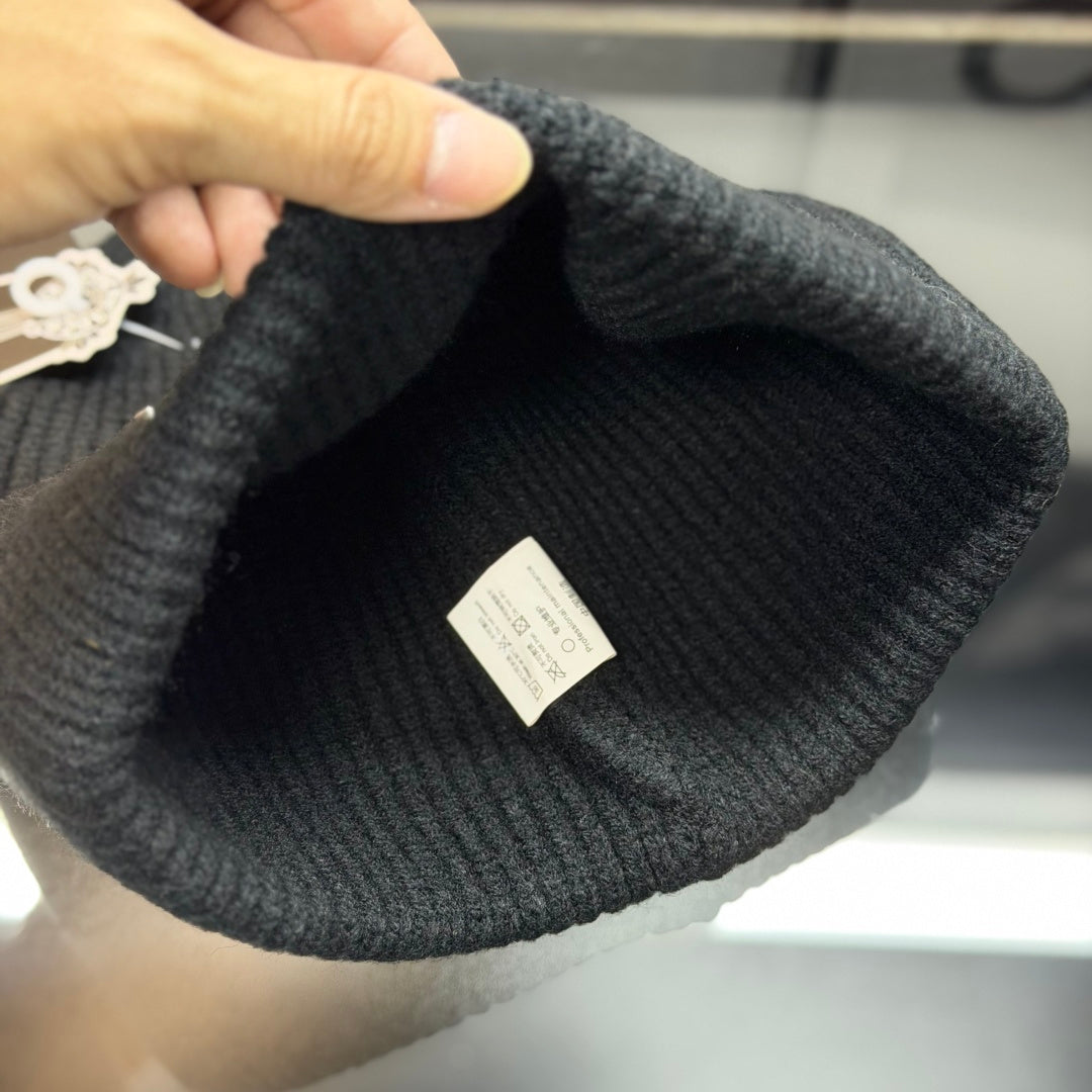 Black Ribbed Knit Cuffed Beanie, Gothic Cross Leather Patch Rivet Decor Winter Streetwear Hat for Men Women